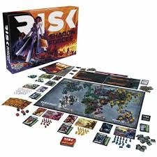 Risk: Fuerzas Sombras - Estrategia y Aventura Familiar