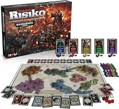 Risiko Warhammer: Estrategia y Aventura en Mesa